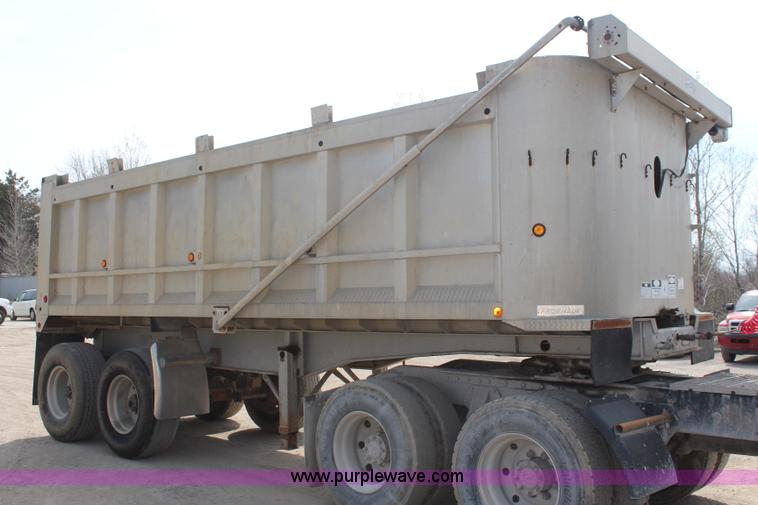 image for item H2664 1985 Freuhauf aluminum end dump trailer