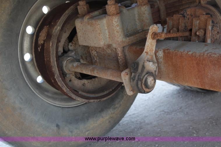 image for item H2664 1985 Freuhauf aluminum end dump trailer