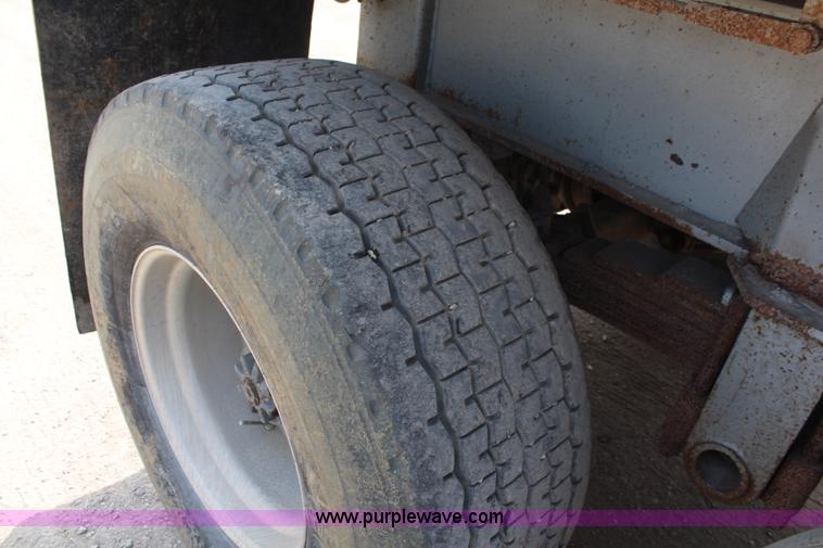 image for item H2664 1985 Freuhauf aluminum end dump trailer