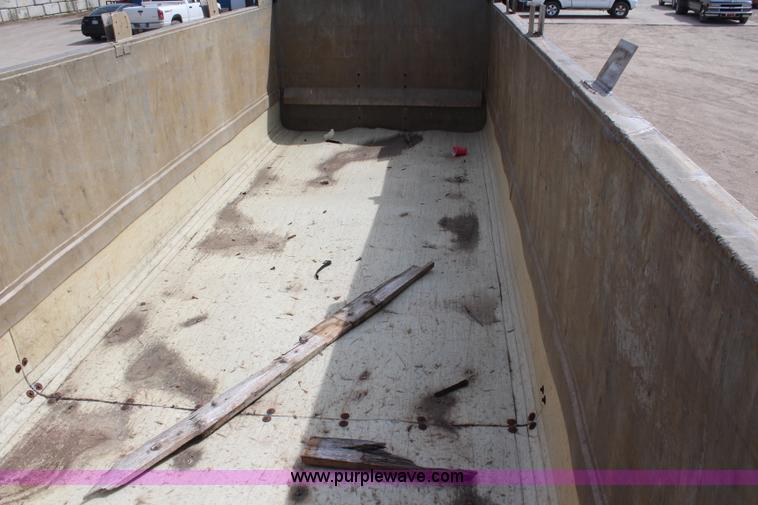 image for item H2664 1985 Freuhauf aluminum end dump trailer