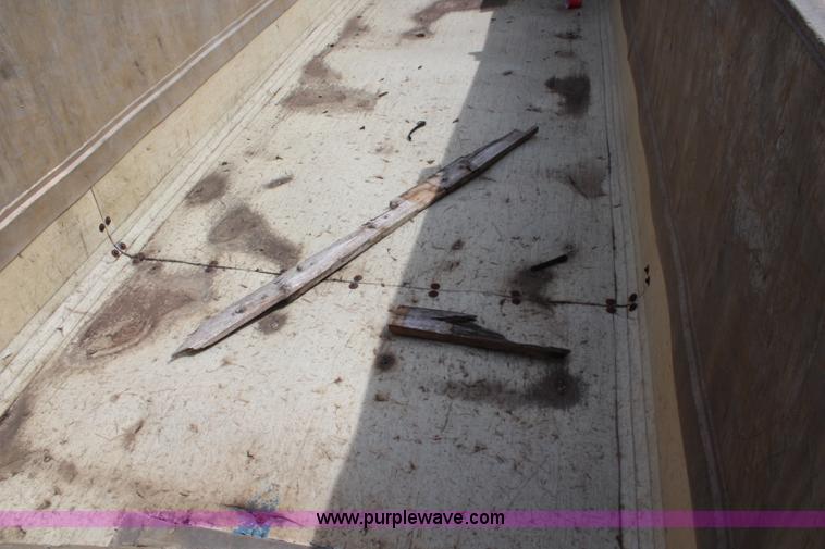 image for item H2664 1985 Freuhauf aluminum end dump trailer