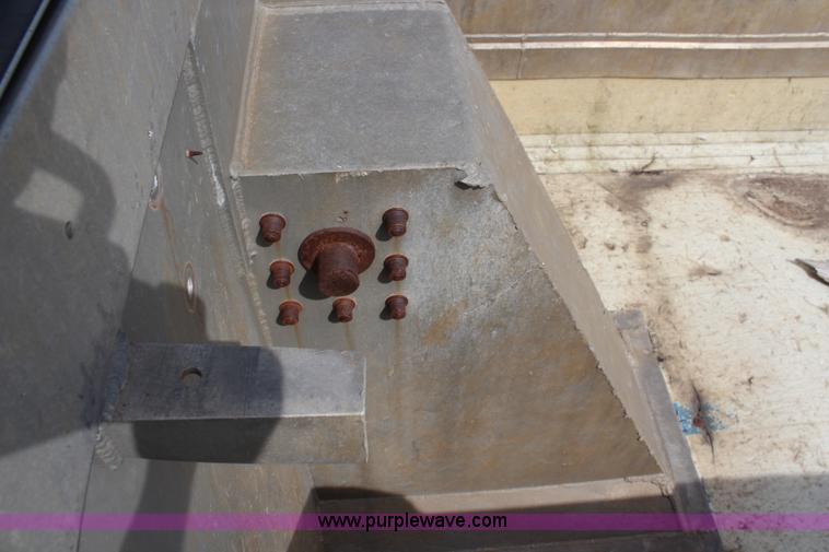 image for item H2664 1985 Freuhauf aluminum end dump trailer