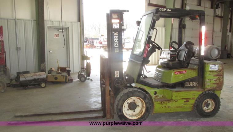 image for item H4655 Clark CGP30 forklift