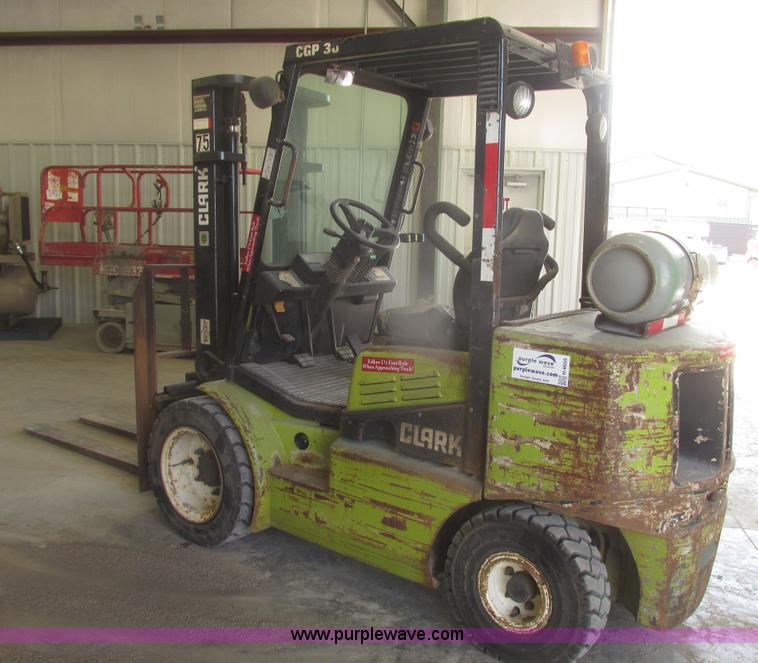 image for item H4655 Clark CGP30 forklift