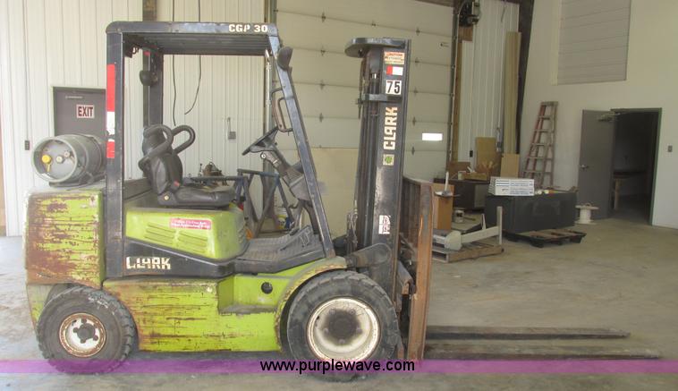 image for item H4655 Clark CGP30 forklift