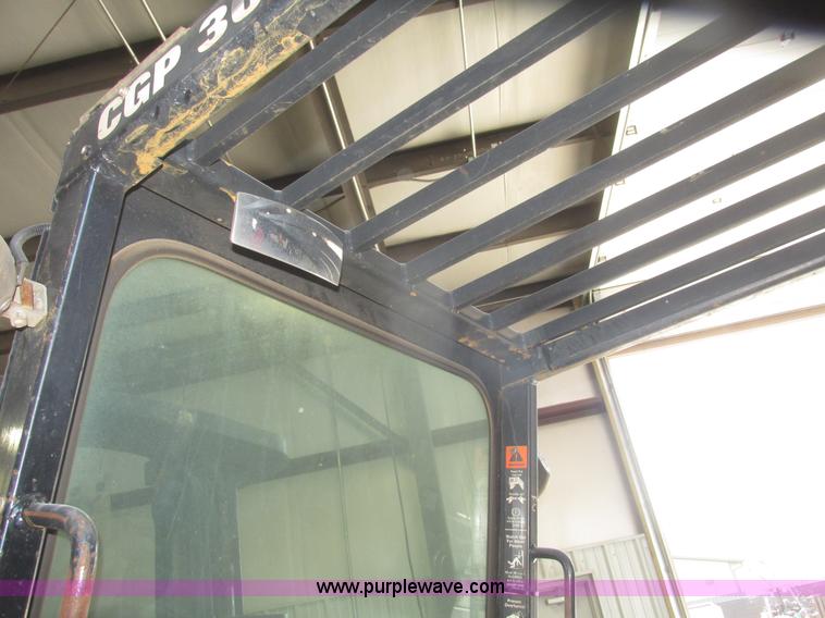 image for item H4655 Clark CGP30 forklift