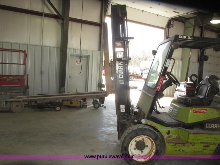 image for item H4655 Clark CGP30 forklift