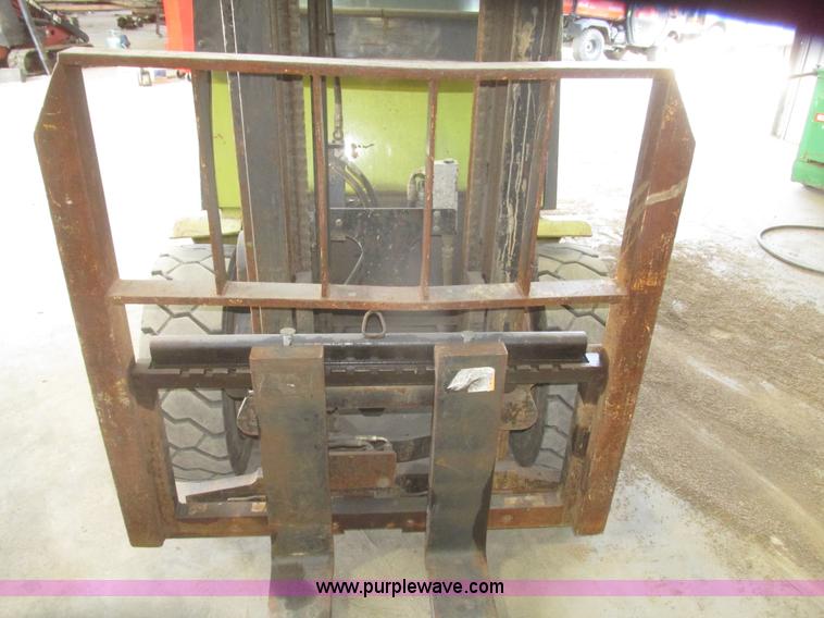 image for item H4655 Clark CGP30 forklift