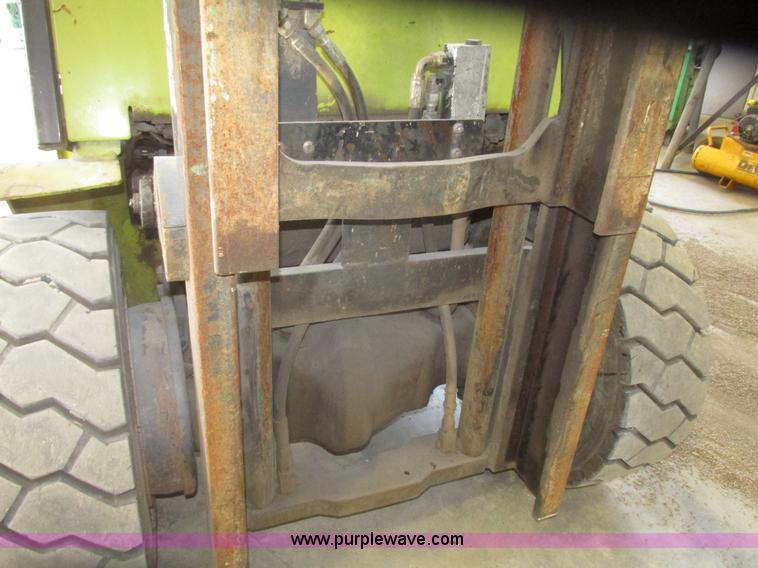 image for item H4655 Clark CGP30 forklift