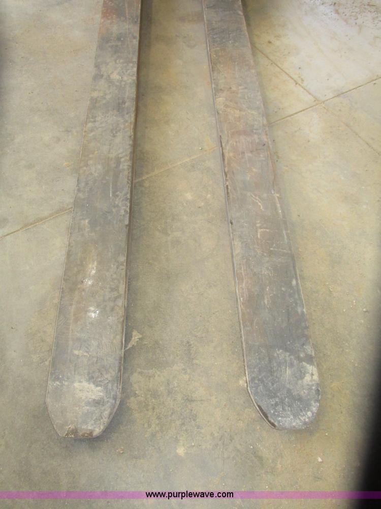 image for item H4655 Clark CGP30 forklift