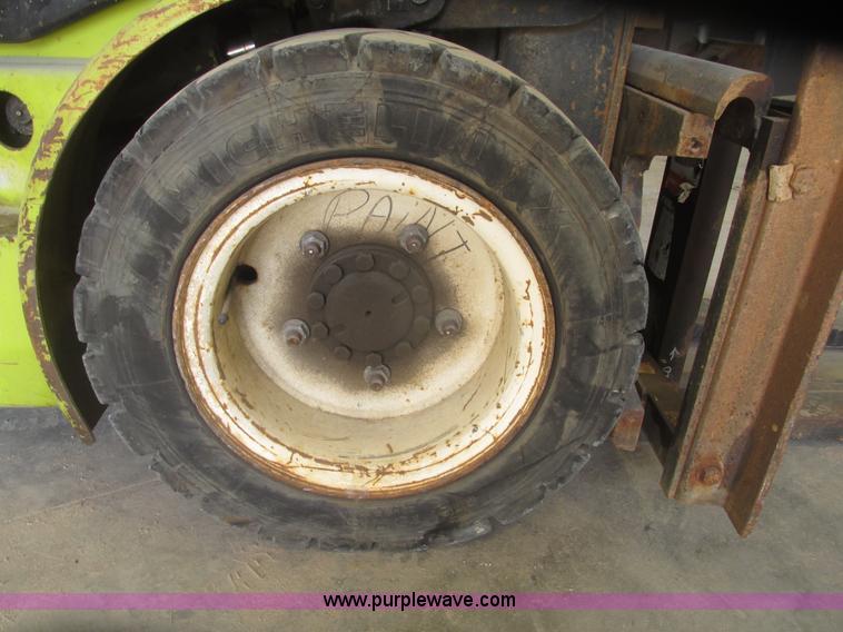 image for item H4655 Clark CGP30 forklift