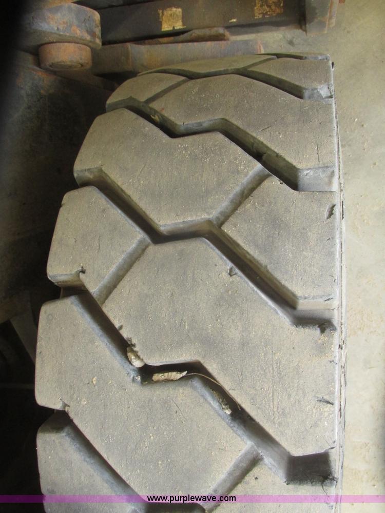 image for item H4655 Clark CGP30 forklift