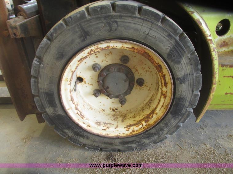 image for item H4655 Clark CGP30 forklift
