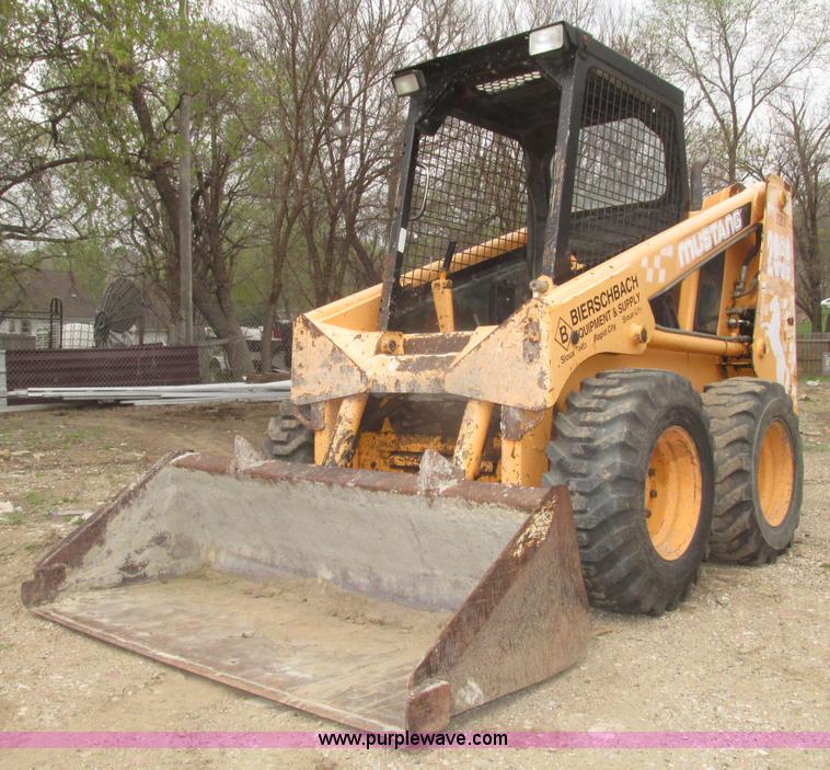 image for item H4661 1996 Mustang 2060 skid steer