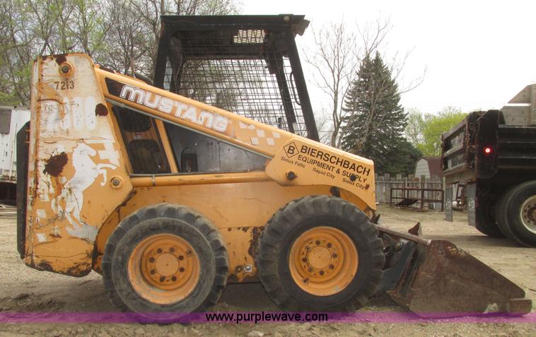 image for item H4661 1996 Mustang 2060 skid steer