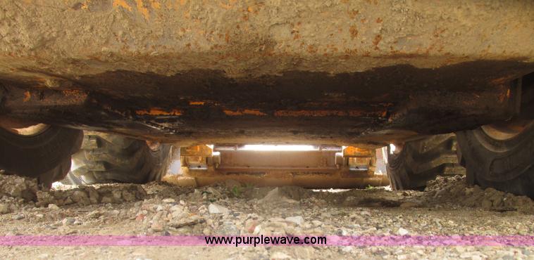 image for item H4661 1996 Mustang 2060 skid steer