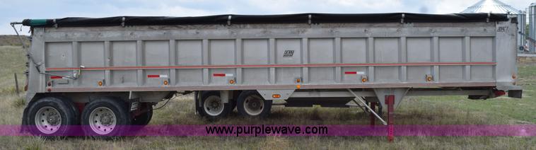 image for item H5123 1990 East end dump trailer