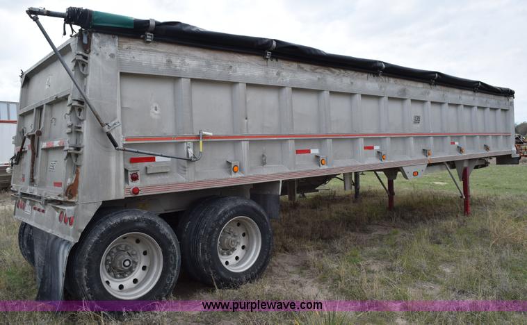 image for item H5123 1990 East end dump trailer