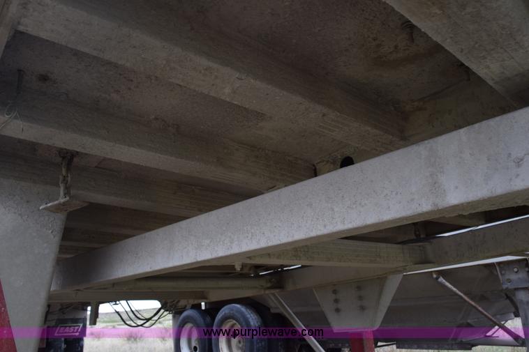 image for item H5123 1990 East end dump trailer