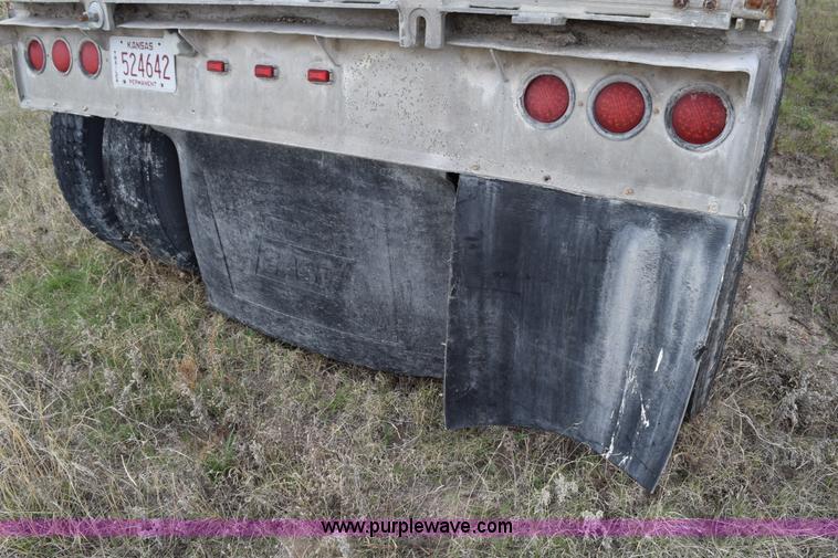 image for item H5123 1990 East end dump trailer
