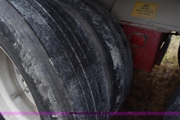 image for item H5123 1990 East end dump trailer