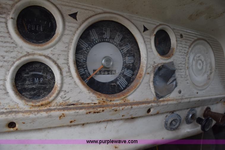 image for item H5125 1968 Ford F600 dump truck