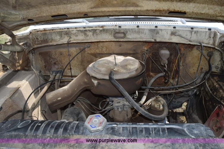 image for item H5125 1968 Ford F600 dump truck