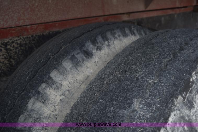 image for item H5125 1968 Ford F600 dump truck