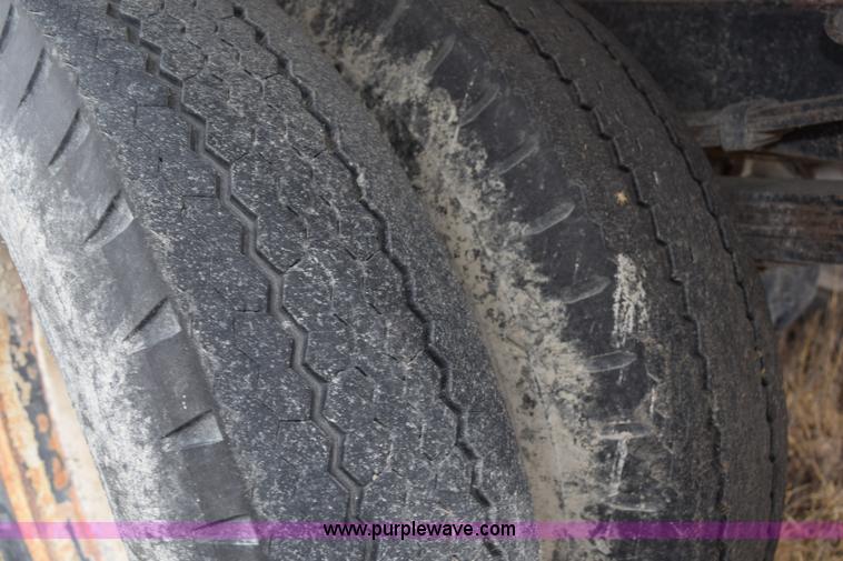 image for item H5125 1968 Ford F600 dump truck