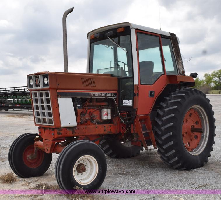 image for item H5126 International 1086 tractor