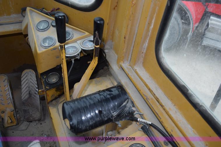 image for item H5135 1986 Caterpillar 950B wheel loader