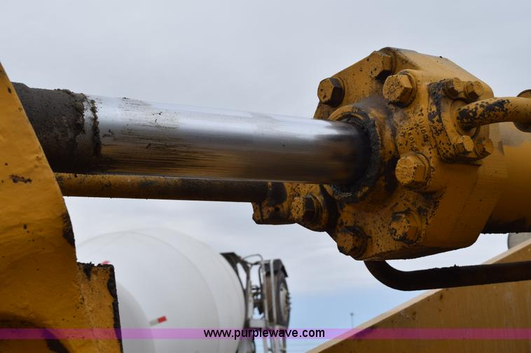 image for item H5135 1986 Caterpillar 950B wheel loader