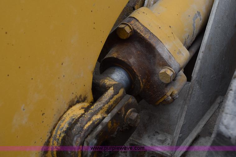 image for item H5135 1986 Caterpillar 950B wheel loader