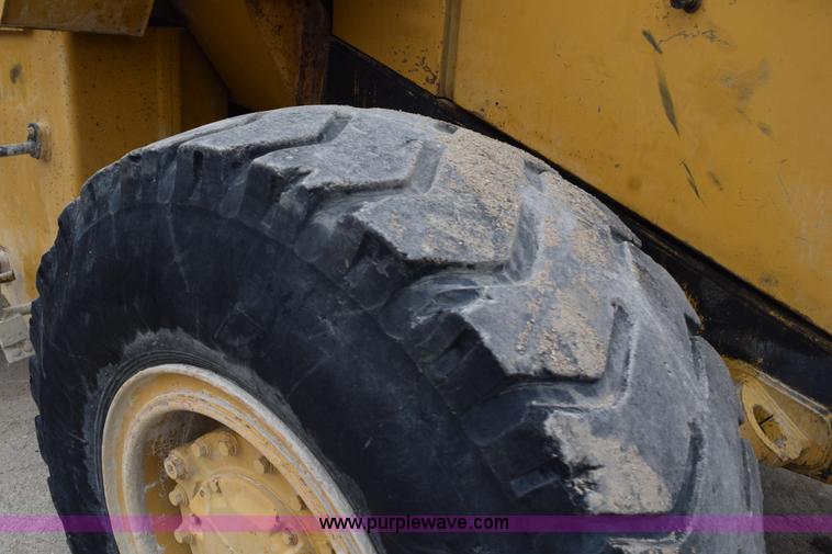 image for item H5135 1986 Caterpillar 950B wheel loader