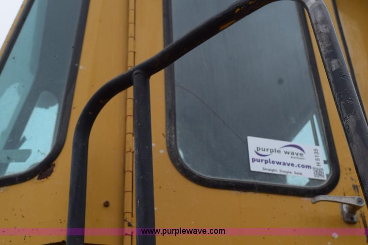 image for item H5135 1986 Caterpillar 950B wheel loader