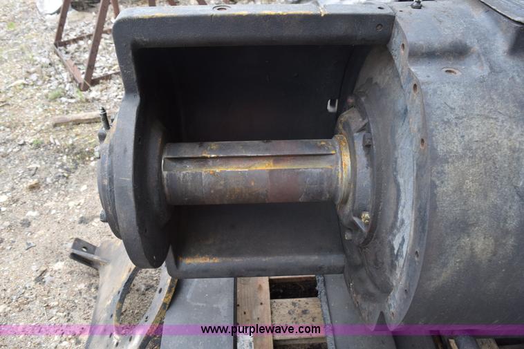 image for item H5136 2001 Caterpillar 3412 12 cylinder power unit