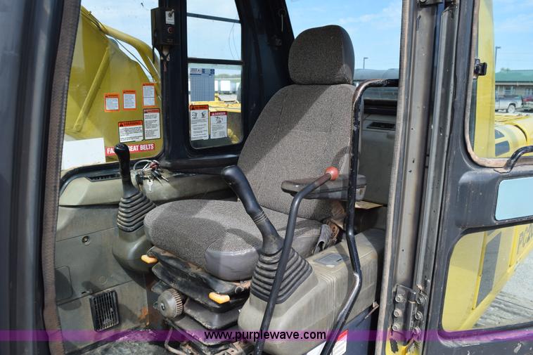 image for item H5137 2000 Komatsu PC200LC-6LE excavator