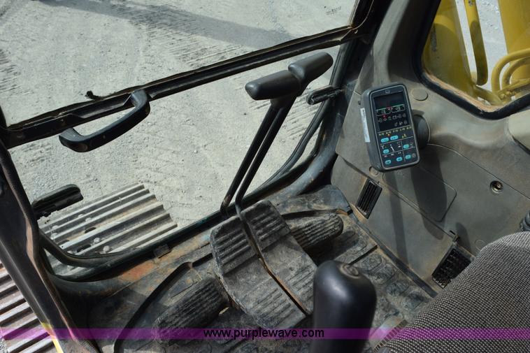 image for item H5137 2000 Komatsu PC200LC-6LE excavator