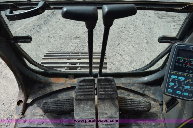 image for item H5137 2000 Komatsu PC200LC-6LE excavator