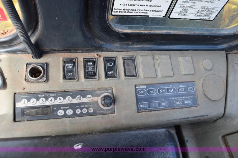 image for item H5137 2000 Komatsu PC200LC-6LE excavator