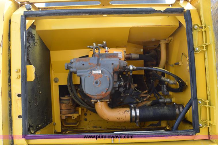 image for item H5137 2000 Komatsu PC200LC-6LE excavator