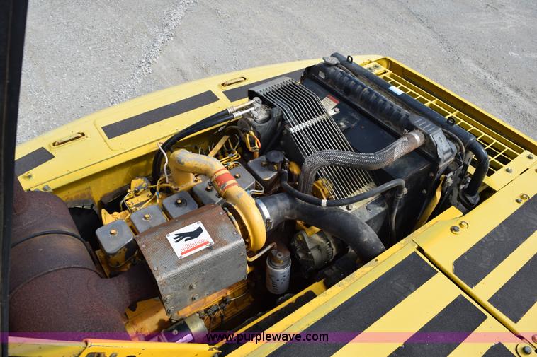 image for item H5137 2000 Komatsu PC200LC-6LE excavator