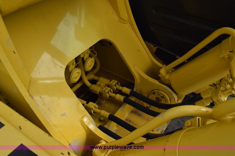 image for item H5137 2000 Komatsu PC200LC-6LE excavator