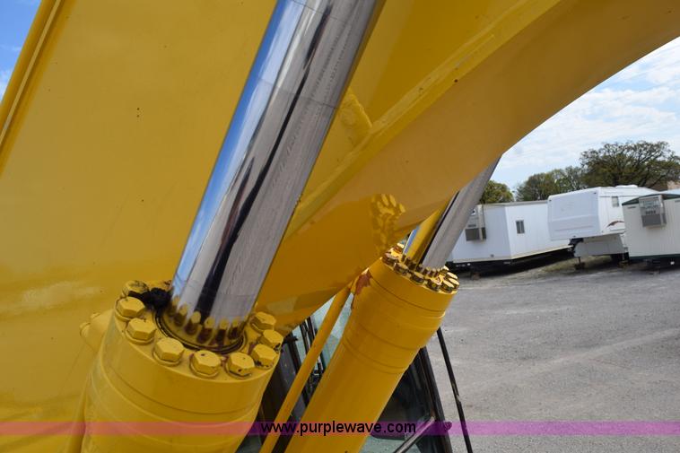 image for item H5137 2000 Komatsu PC200LC-6LE excavator