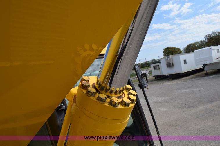 image for item H5137 2000 Komatsu PC200LC-6LE excavator