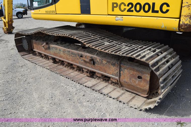 image for item H5137 2000 Komatsu PC200LC-6LE excavator