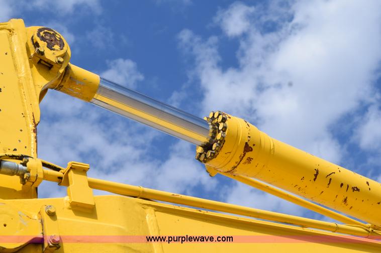 image for item H5137 2000 Komatsu PC200LC-6LE excavator