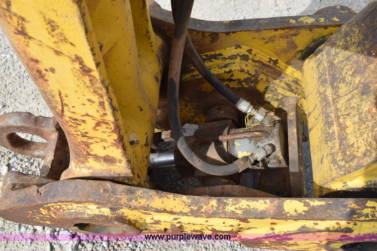 image for item H5137 2000 Komatsu PC200LC-6LE excavator
