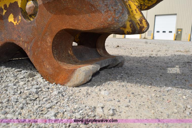 image for item H5137 2000 Komatsu PC200LC-6LE excavator