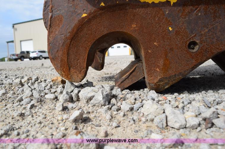 image for item H5137 2000 Komatsu PC200LC-6LE excavator